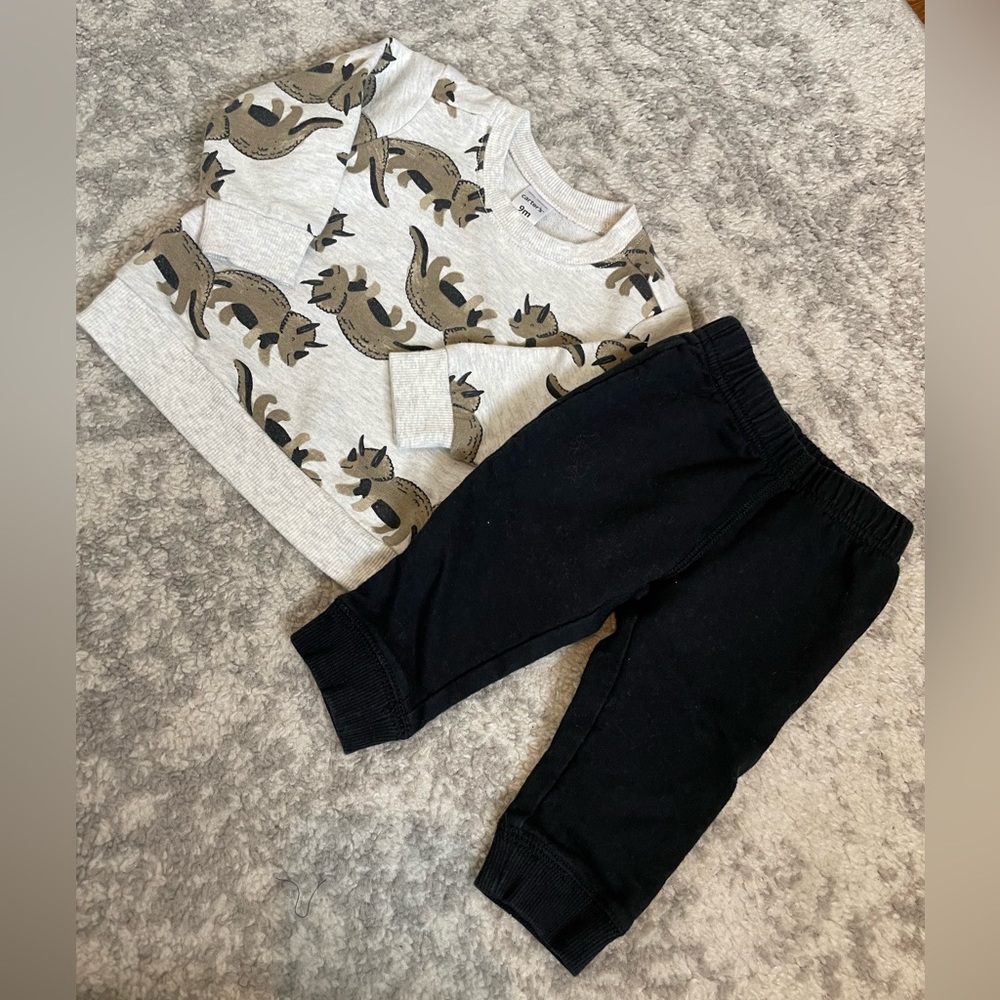 9M carters outfit